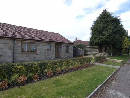 2 bedroom semi-detached bungalow to rent - Photo 2
