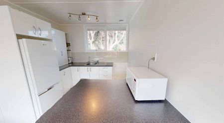 Paraparaumu - 2 Bedrooms - Photo 3
