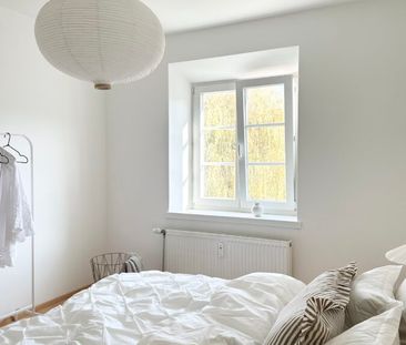 Wunderschön gelegene 2-Raum-Wohnung im 2. Stock mit Loggia **kein L... - Foto 3