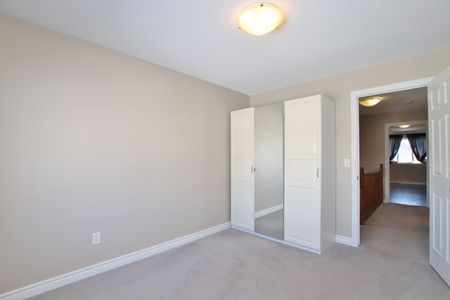 For Lease - 346 Glenbrae Avenue, Kanata, Ontario - Photo 4