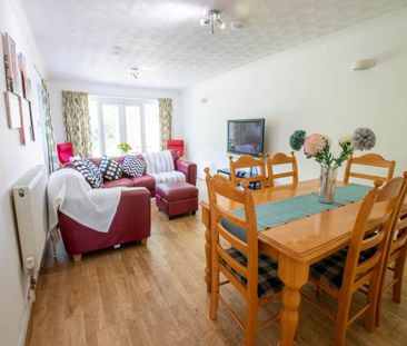 6 bedroom house to rent - Photo 2