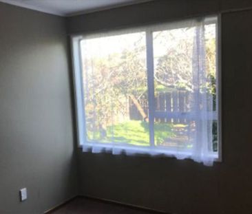 Charming 3BR Home with Garden! - Photo 5