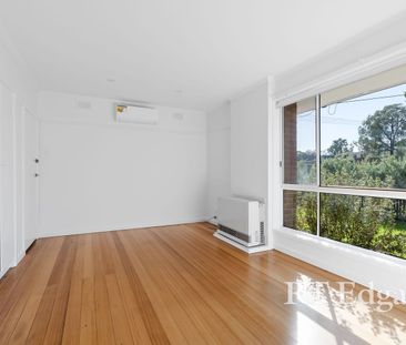 Cosy Living in Convenient Location - Photo 6