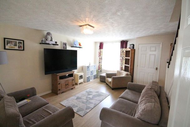3 bedroom semi-detached house to rent - Photo 1