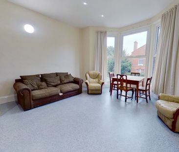 Regent Park Terrace, Hyde Park - Photo 1
