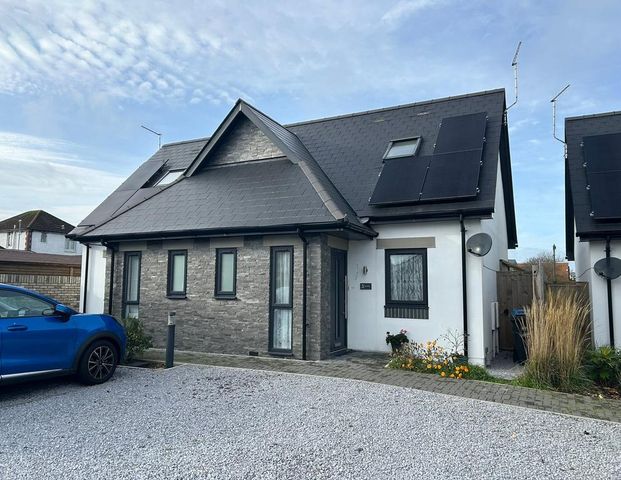 2 bedroom semi-detached house to rent - Photo 1