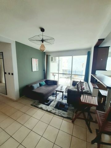 Location Appartement 3 pièces 61m² ST PIERRE 97410 - Photo 3