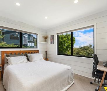 Elevated Coastal Living with Panoramic Harbour Views - Photo 5