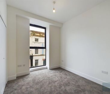 Fore Street, Trowbridge, Wiltshire, BA14 - Photo 5