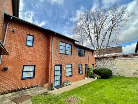 1 bedroom ground floor flat to rent - Photo 2