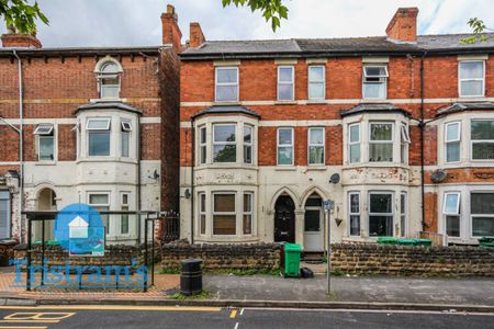 References Pending - 5 bed End Terraced House - Photo 2