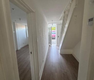 4 bedroom terraced house to rent - Photo 5