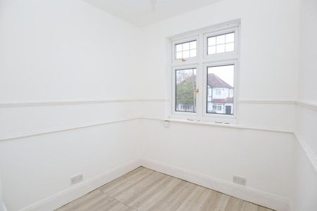 3 bedroom semi-detached house to rent - Photo 5