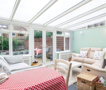 4 bedroom semi-detached house to rent - Photo 2