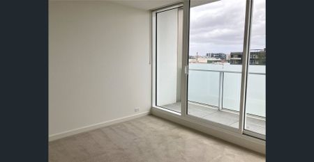 Bright 1 bedroom apartment in South Yarra - Photo 5