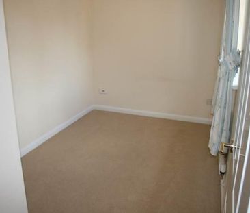 Warren Close, Stone, Aylesbury - Photo 3