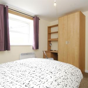 Regent Street, Plymouth - Photo 2