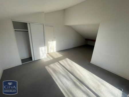 Location Maison 6 pièces 171m² ST NAZAIRE LES EYMES 38330 - Photo 2