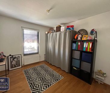 Location Appartement 4 pièces 84m² CHARNAY LES MACON 71850 - Photo 2