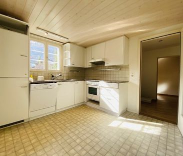 Rustikale Wohnung mit Parkplatz, Estrich und Gartensitzplatz - Photo 5