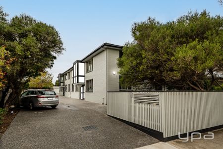 Stylish Comfort in the Heart of Williamstown! - Photo 2