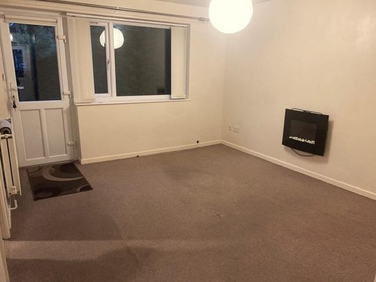 2 bedroom semi-detached bungalow to rent - Photo 1