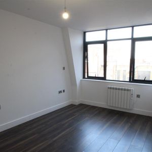 George Street - Photo 2