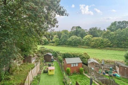 Gomshall Gardens, Kenley, CR8 - Photo 5