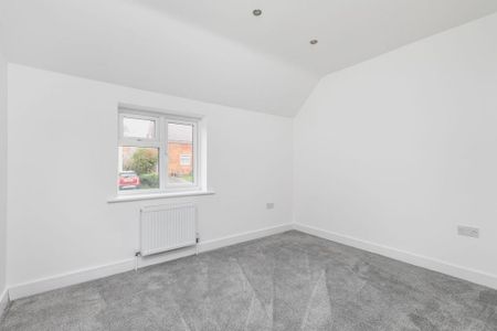 3 bedroom semi-detached house to rent - Photo 3