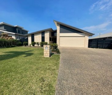 Stunning Family Home at 55 Monash Way, Ooralea - Photo 2