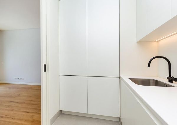 2 Bedroom Apartment with a view, Largo do Rato, Lisboa