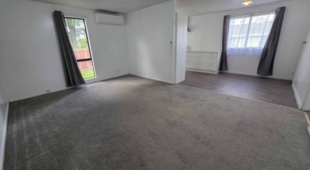 Large 3 bed family home garage and 3 parks - Photo 5