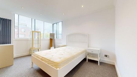 2 bedroom flat to rent - Photo 4