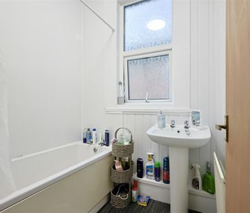 6 bedroom Student Terraced House to rent in Osborne Avenue, Jesmond... - Photo 2
