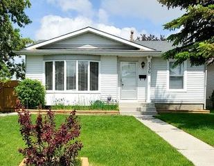 Main floor on huge bungalow in quiet cul- de-sac | Calgary - Photo 1