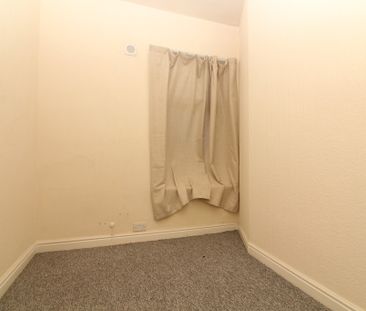 2 Bedroom Mid Terraced House - Photo 4
