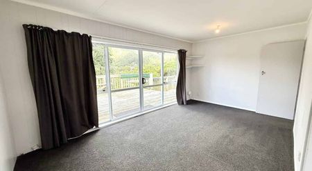 Quiet 3 bedroom home in the Valley - Photo 3