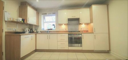 Walton Road, Bushey - Photo 3