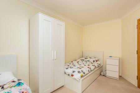 2 bedroom house to rent Dairy Court, Burgess Hill, West Sussex, RH15 - Photo 5