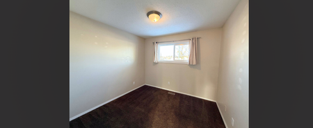 Large main floor suite in Sutherland - Photo 5