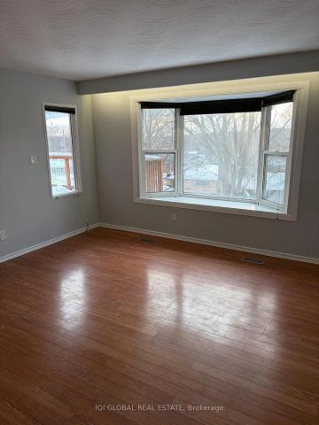 452 Elizabeth Street #Upper - Photo 2