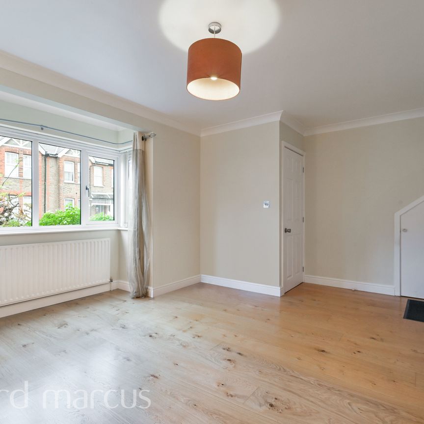 Alfred Road, Feltham - Photo 1