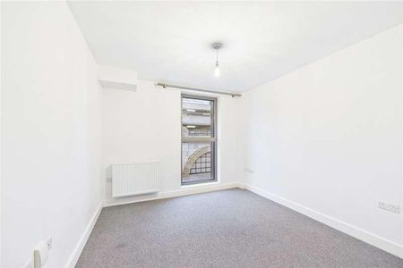 Cromwell Road, Redhill, Surrey, RH1 - Photo 5