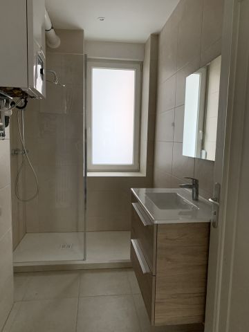 Location Appartement 4 pièces 113m² SARREGUEMINES 57200 - Photo 2