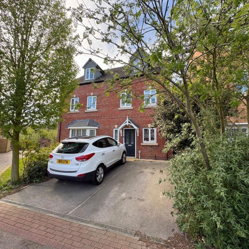 3 bed Semi-Detached - To Let - Photo 1