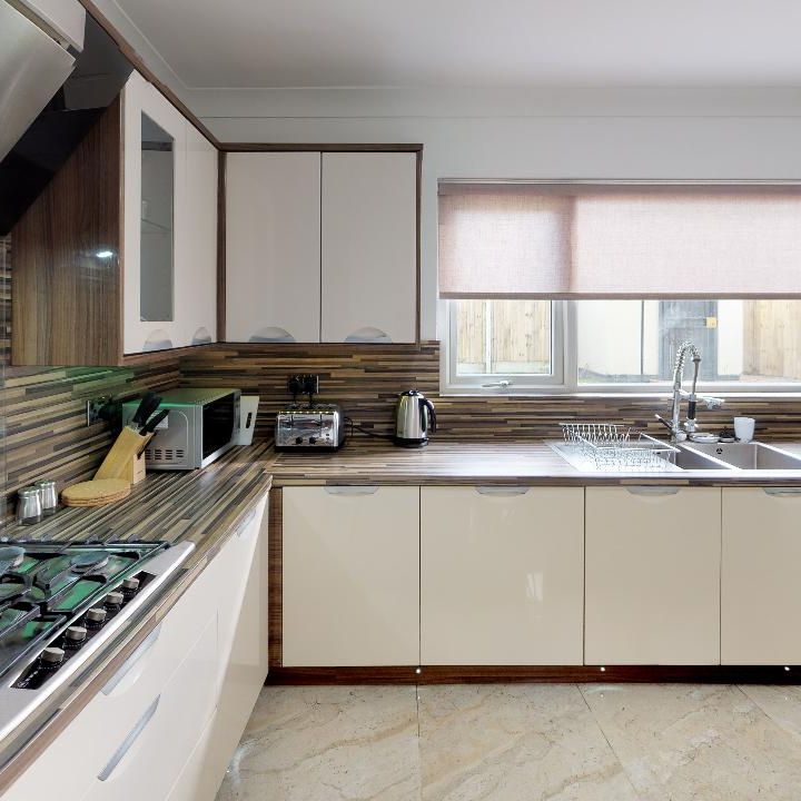 Room in a Shared House, Helston Road, LS10 - Photo 1