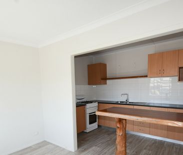 Coastal 2 bedroom, 2 bathroom Home - Photo 5