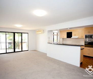 HIGHLY SOUGHT AFTER - RARELY ON THE MARKET - ENORMOUS 3 BEDS NEWLY ... - Photo 6