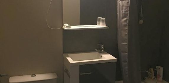 REIMS Studio 28 m² lumineux – 4ᵉ étage avec ascenseur – secteur Sciences Po-Résidence - Photo 2