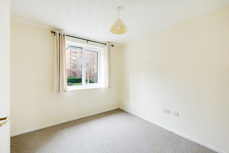 2 Bed Flat - Photo 3